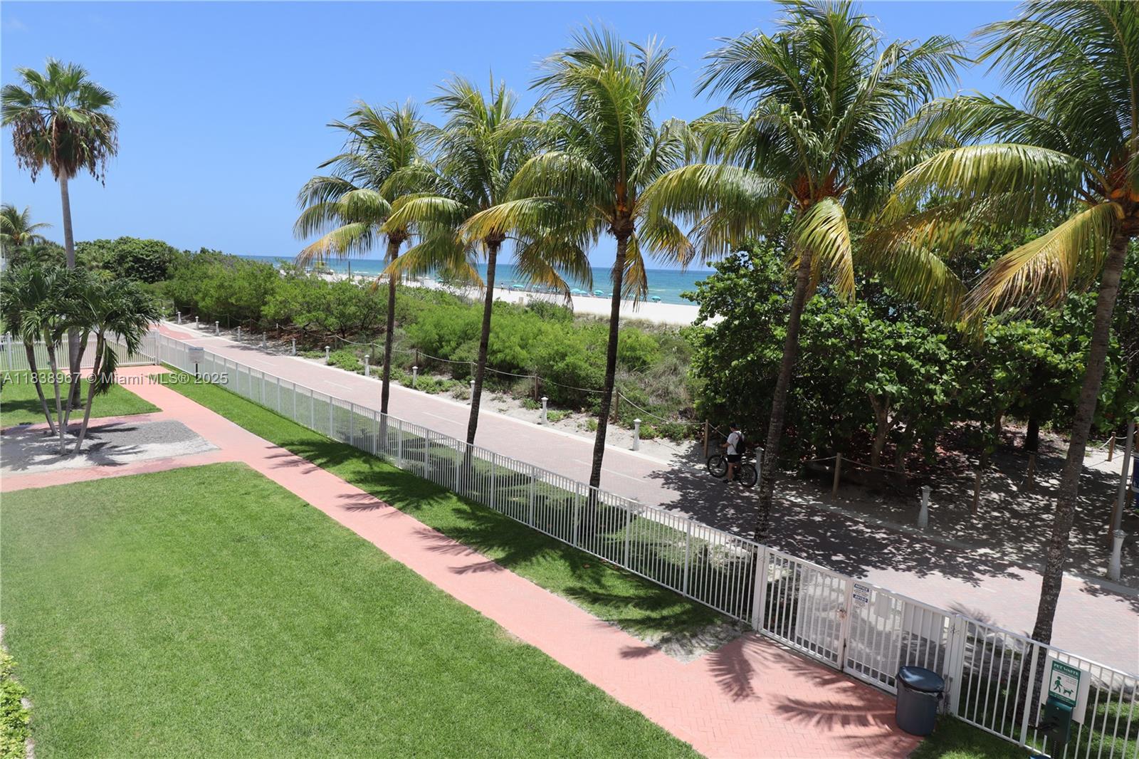 Miami Beach, Florida, 33140, United States, 2 Bedrooms Bedrooms, ,2 BathroomsBathrooms,Residential,For Sale,1890923