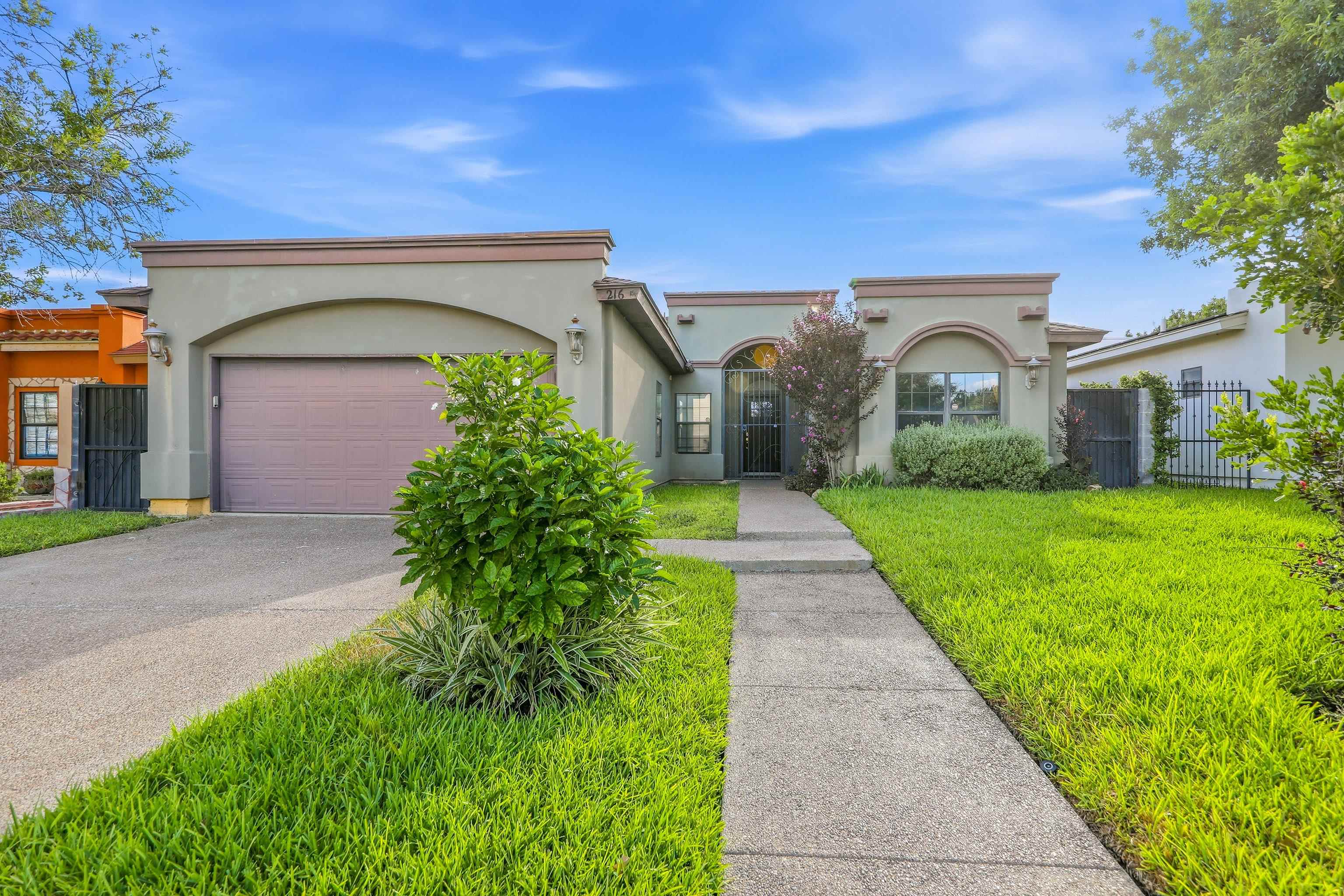 New Castle Dr, Laredo, TX 78045
