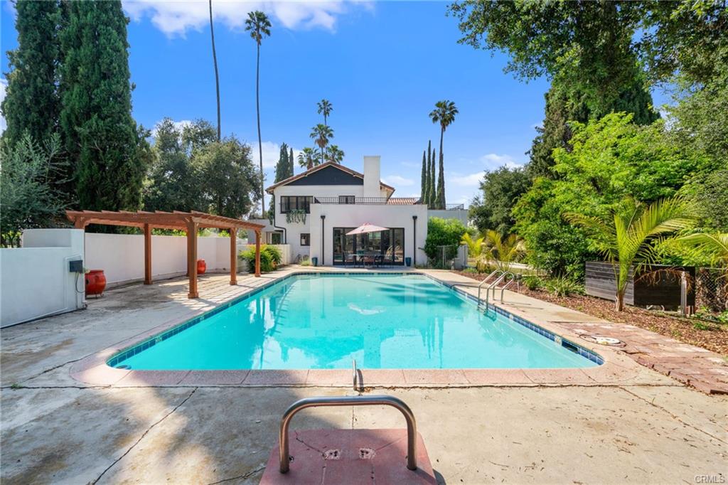 Redlands, California, 92373, United States, 5 Bedrooms Bedrooms, ,4 BathroomsBathrooms,Residential,For Sale,1810586