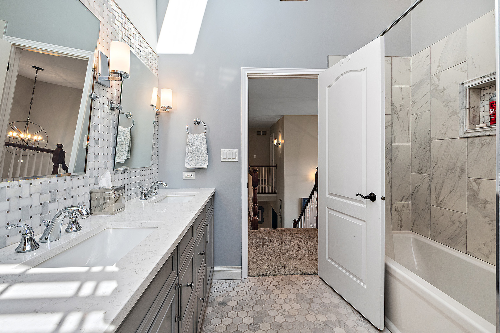 Orland Park, Illinois, 60467, United States, 5 Bedrooms Bedrooms, ,3 BathroomsBathrooms,Residential,For Sale,1937885