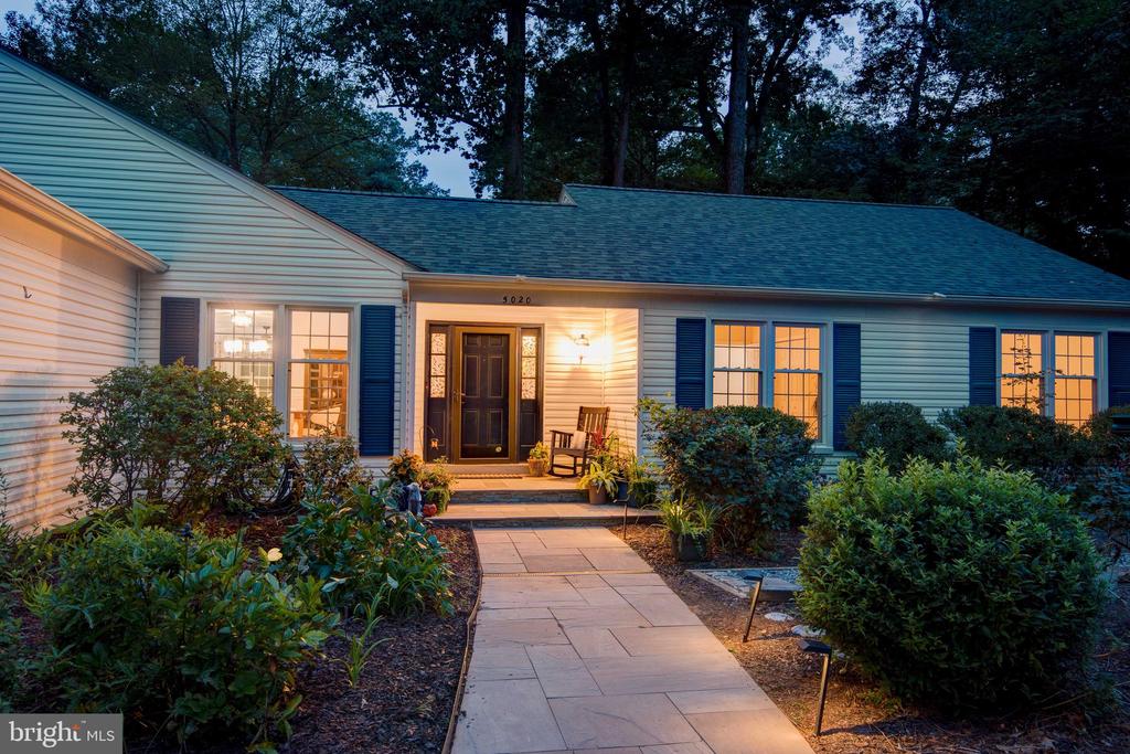 Fairfax, Virginia, 22030, United States, 3 Bedrooms Bedrooms, ,3 BathroomsBathrooms,Residential,For Sale,1904338