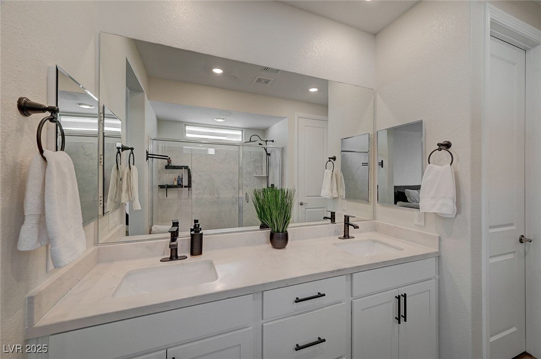 Las Vegas, Nevada, 89166, United States, 3 Bedrooms Bedrooms, ,2 BathroomsBathrooms,Residential,For Sale,2006139