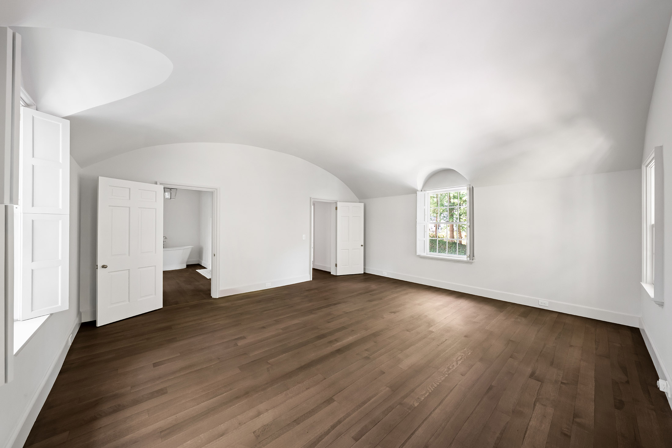  Timeless Architecture and Modern Livability Converge in Tuxedo Park Home - 物件實景