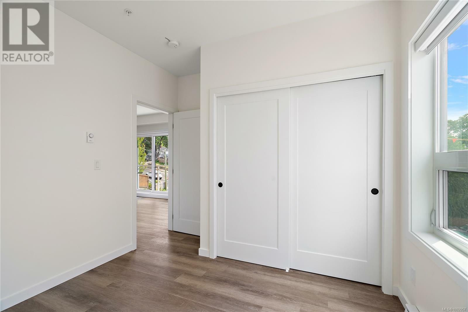 ESQUIMALT, British Columbia, V9A 6A1, CA, 1 Bedroom Bedrooms, ,1 BathroomBathrooms,Residential,For Sale,1876005