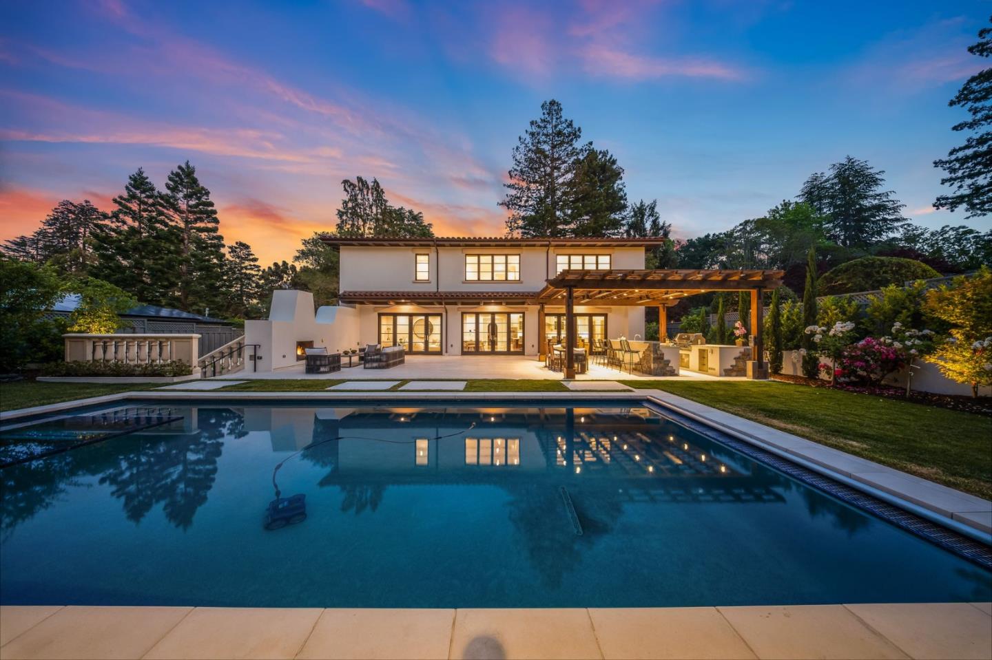 San Mateo, California, 94402, United States, 4 Bedrooms Bedrooms, ,6 BathroomsBathrooms,Residential,For Sale,1836989