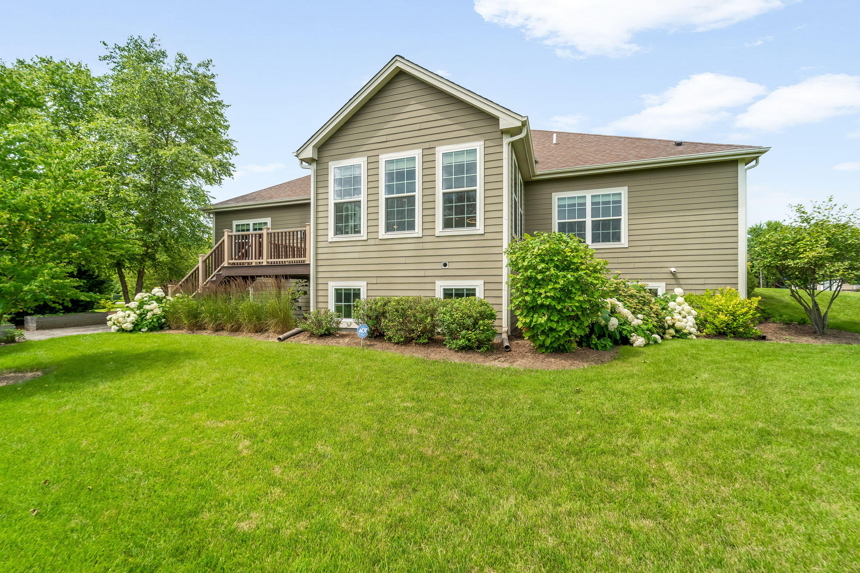 Mequon, Wisconsin, 53092, United States, 4 Bedrooms Bedrooms, ,4 BathroomsBathrooms,Residential,For Sale,1920034