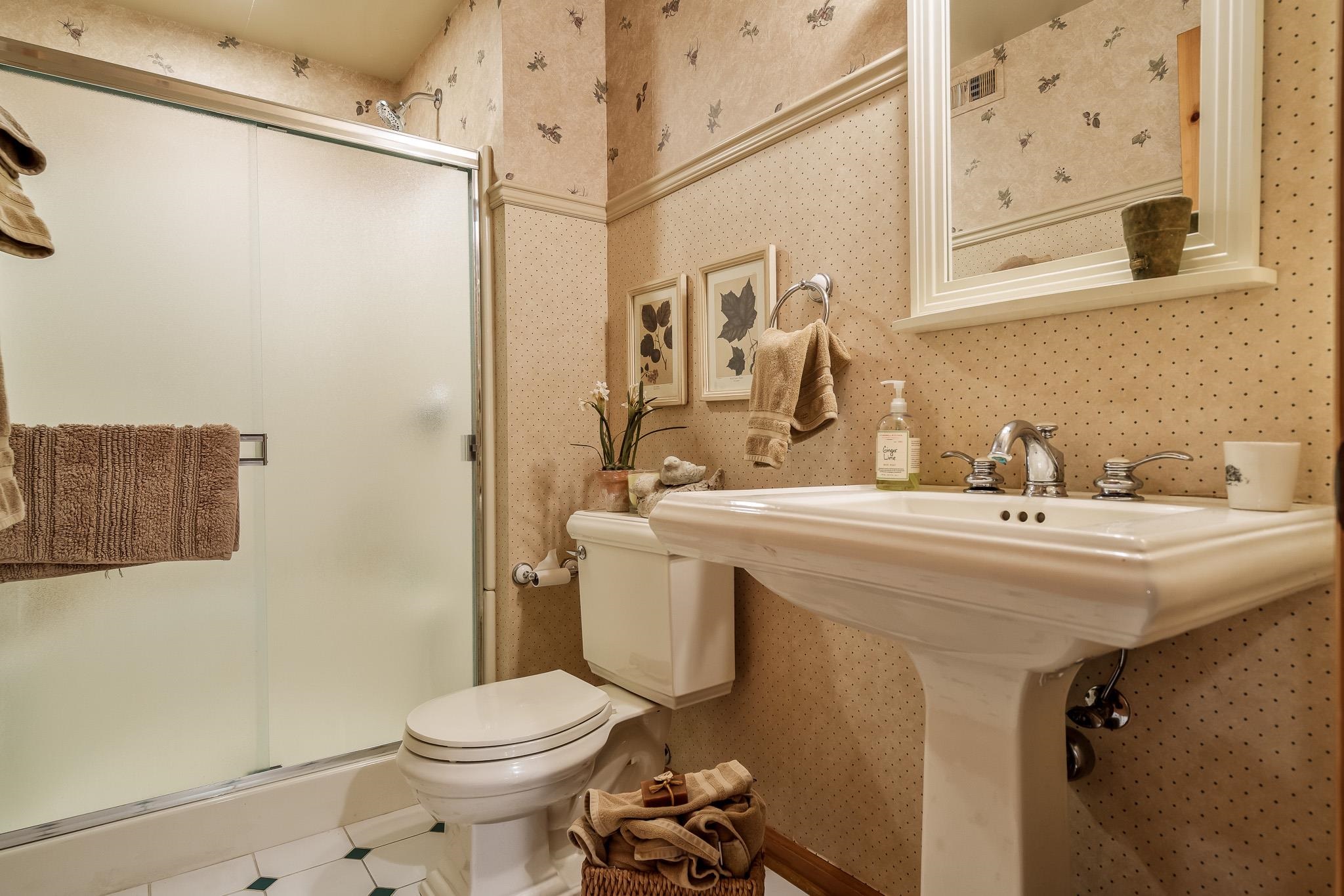 Rockford, Illinois, 61107, United States, 4 Bedrooms Bedrooms, ,5 BathroomsBathrooms,Residential,For Sale,1928082