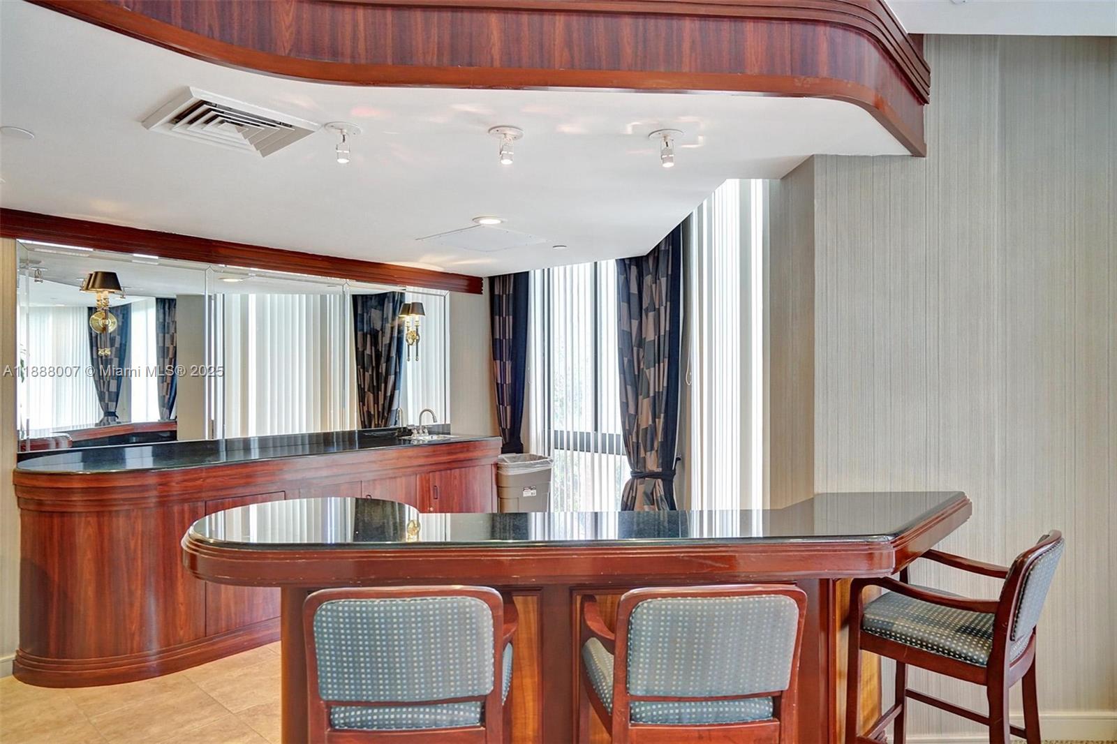 Aventura, Florida, 33180, United States, 2 Bedrooms Bedrooms, ,2 BathroomsBathrooms,Residential,For Sale,1954501