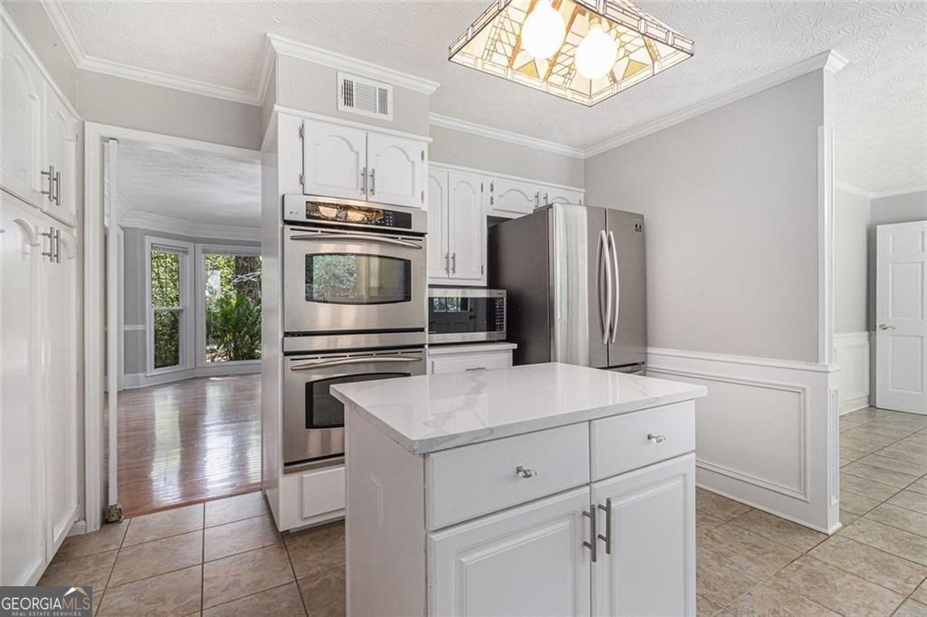 Roswell, Georgia, 30075, United States, 6 Bedrooms Bedrooms, ,4 BathroomsBathrooms,Residential,For Sale,1910371