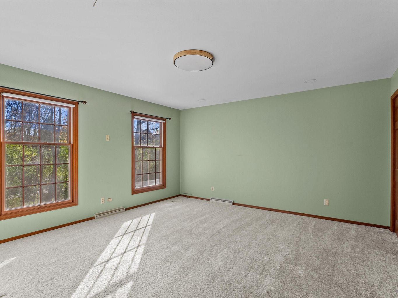 Manitowoc, Wisconsin, 54220, United States, 4 Bedrooms Bedrooms, ,4 BathroomsBathrooms,Residential,For Sale,1982773