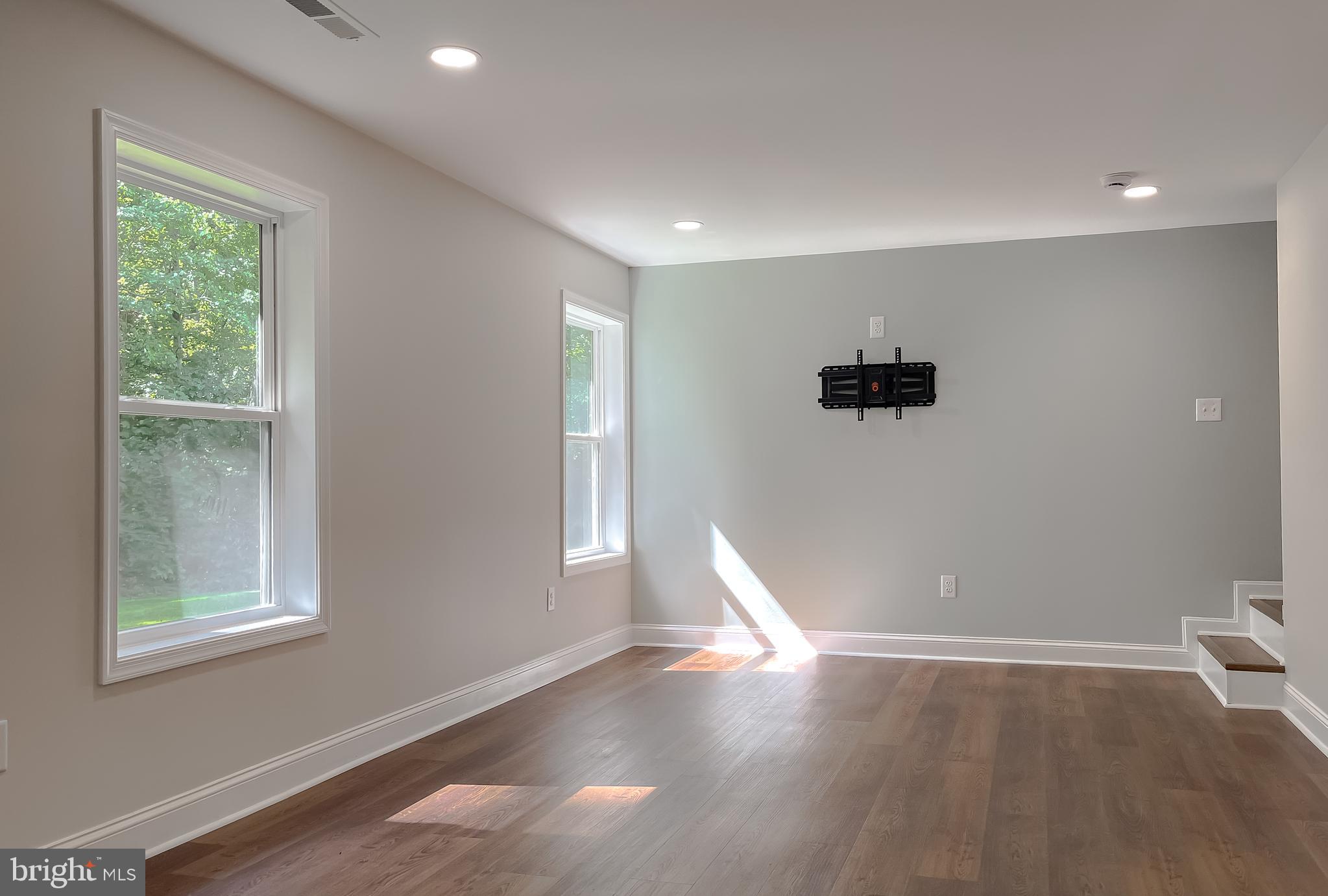 Saint Inigoes, Maryland, 20684, United States, 4 Bedrooms Bedrooms, ,4 BathroomsBathrooms,Residential,For Sale,1935766