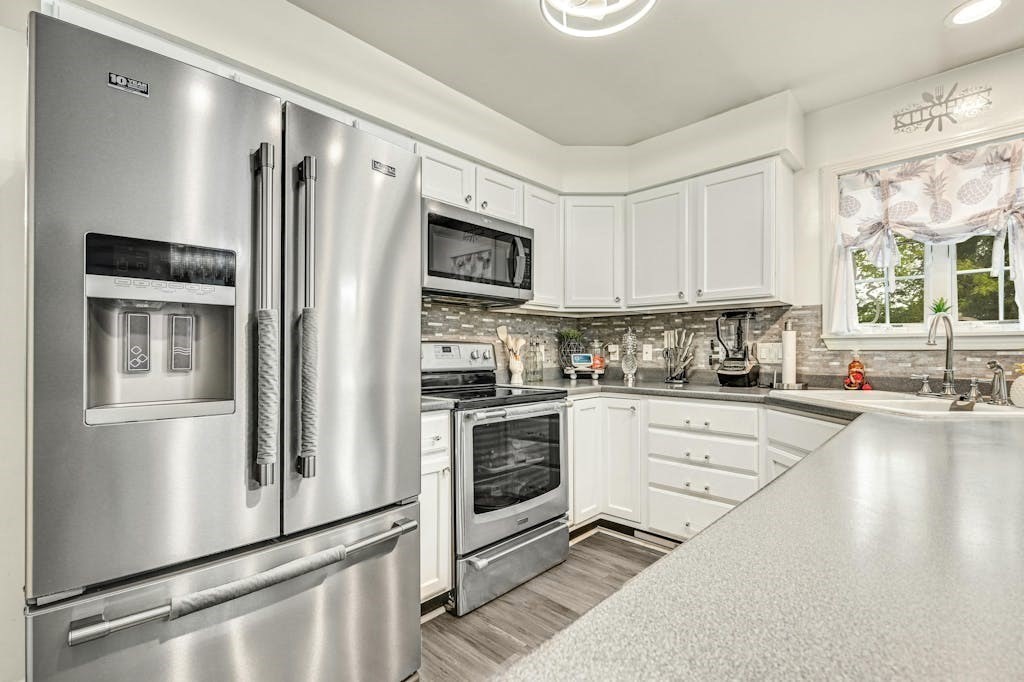 Webster, Massachusetts, 01570, United States, 3 Bedrooms Bedrooms, ,2 BathroomsBathrooms,Residential,For Sale,1937181
