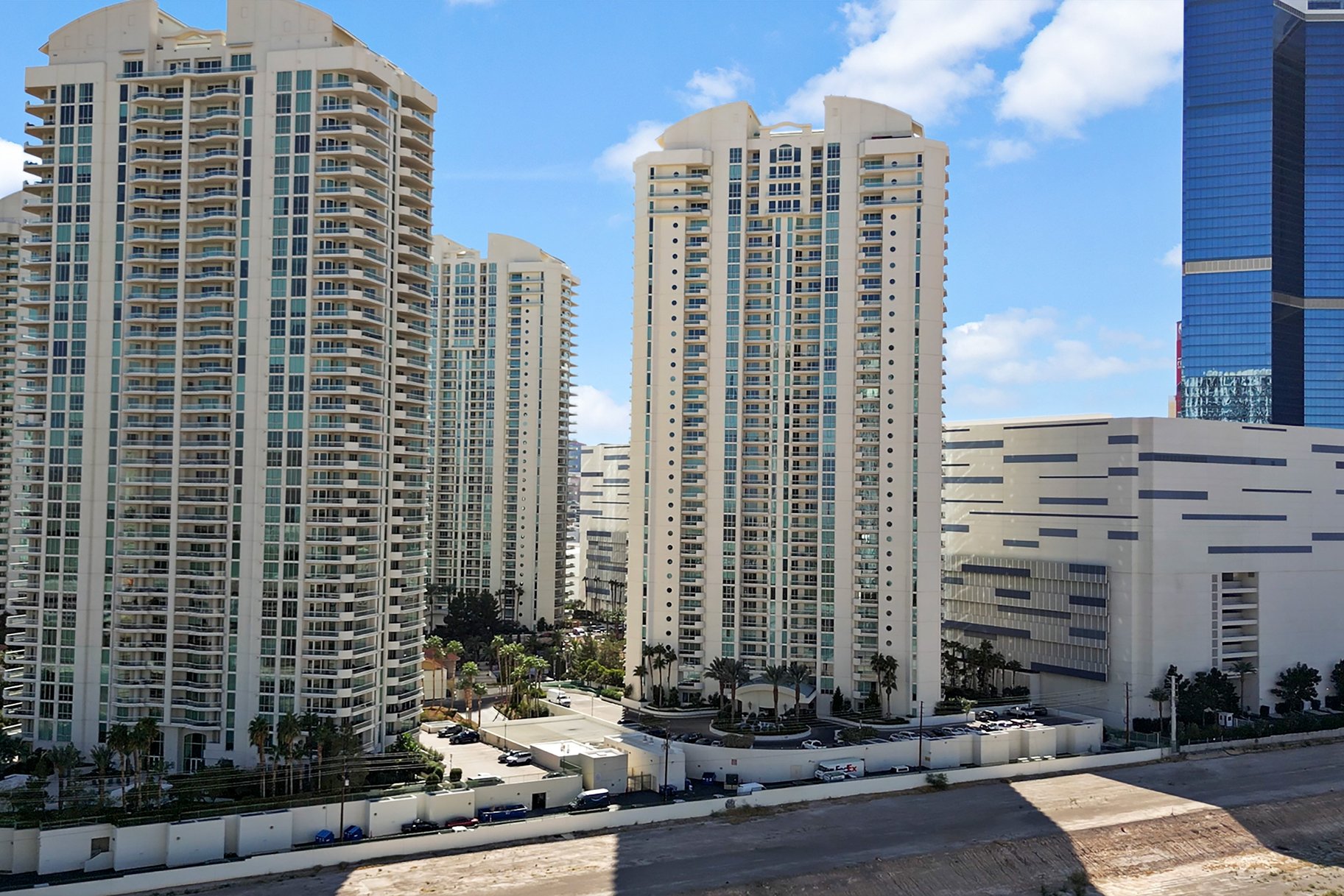  Sophisticated High-Rise Living at Turnberry Place - 物件實景