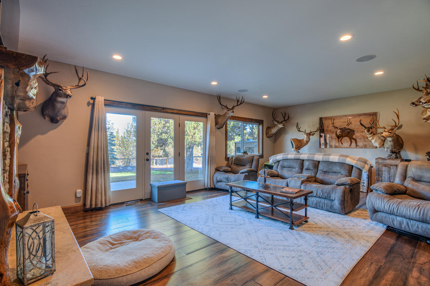 Bend, Oregon, 97703, United States, 3 Bedrooms Bedrooms, ,3 BathroomsBathrooms,Residential,For Sale,1984485