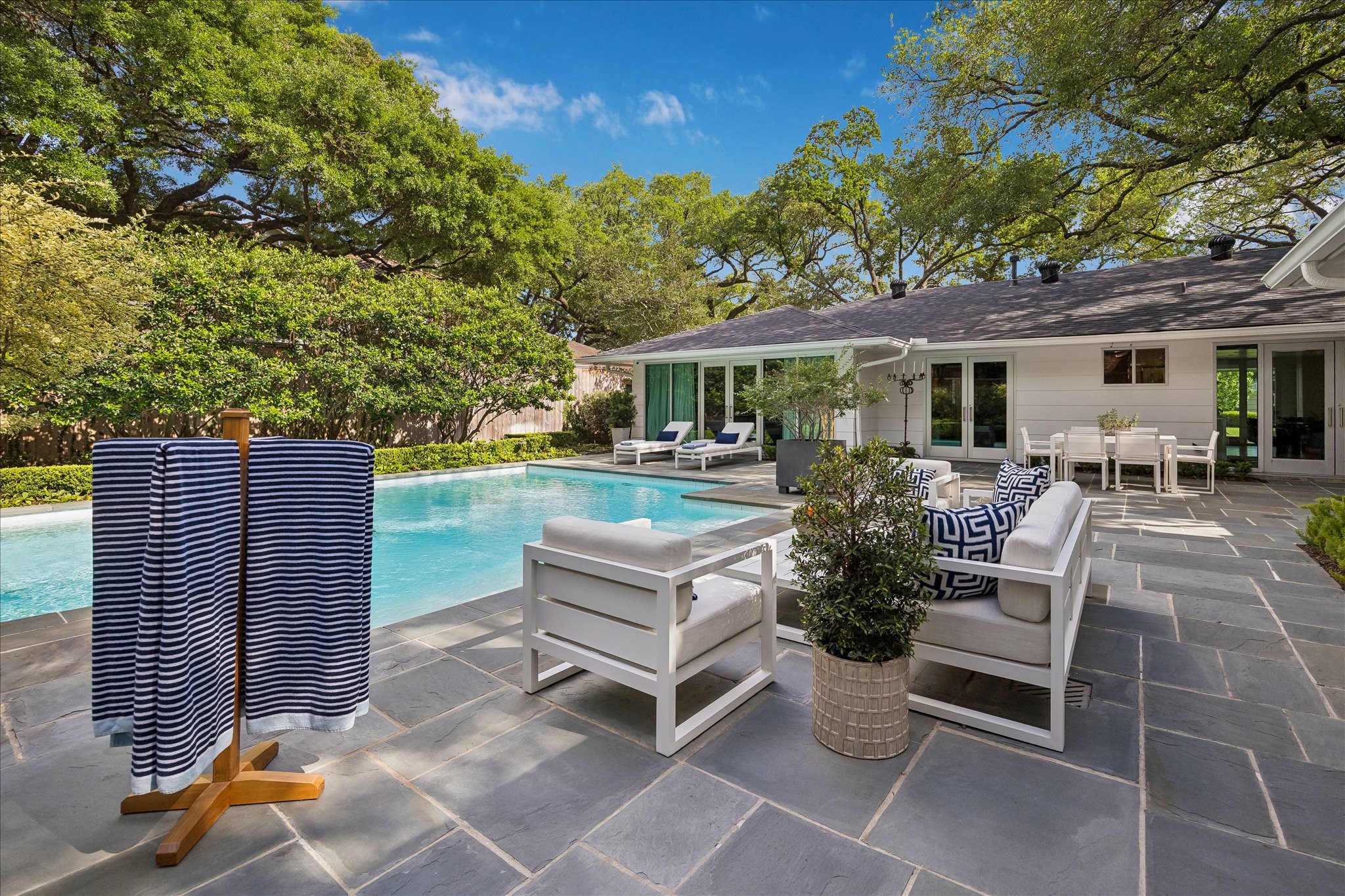  4114 Whitman Street - 物件實景