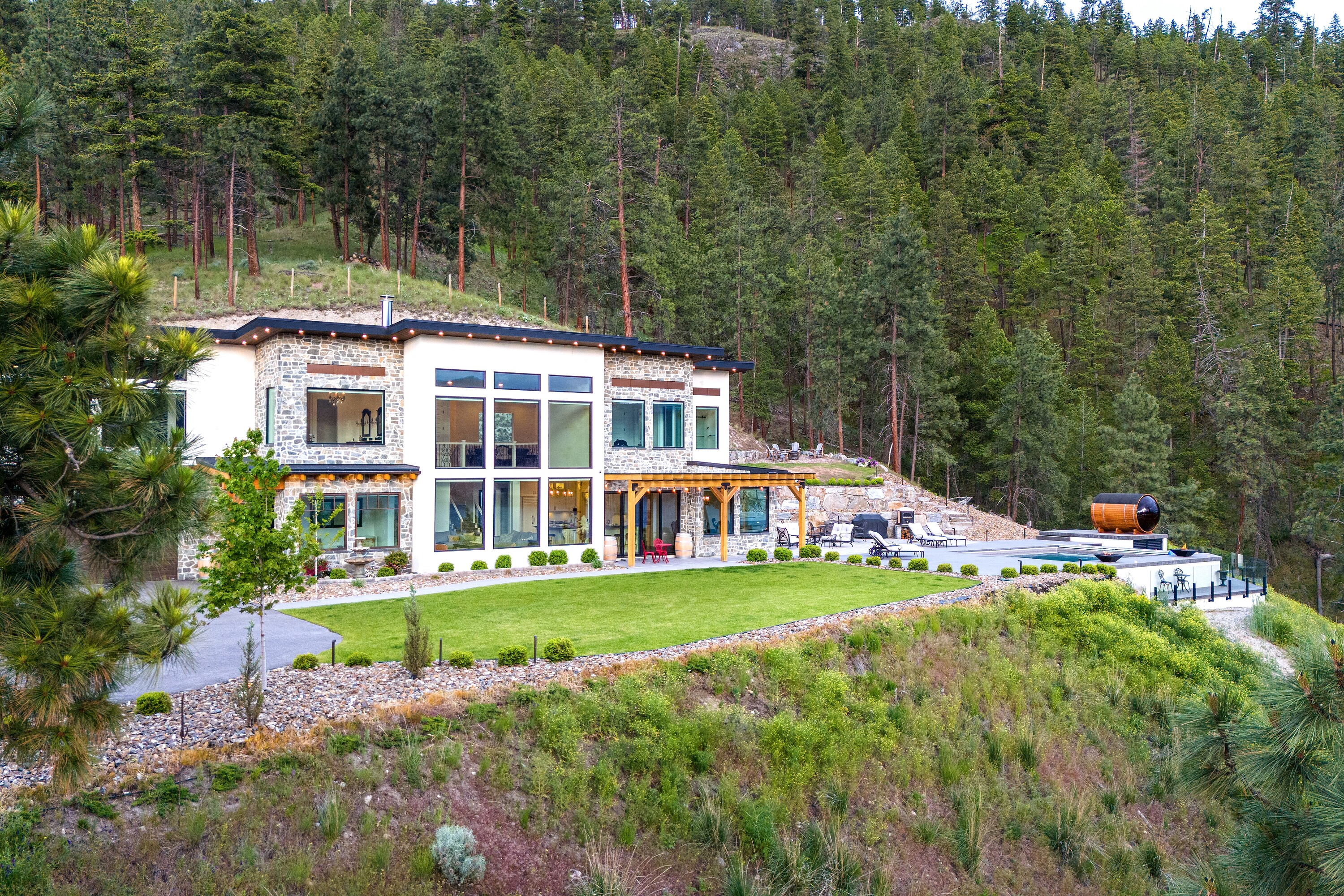  Gated Lake View Estate - 物件實景