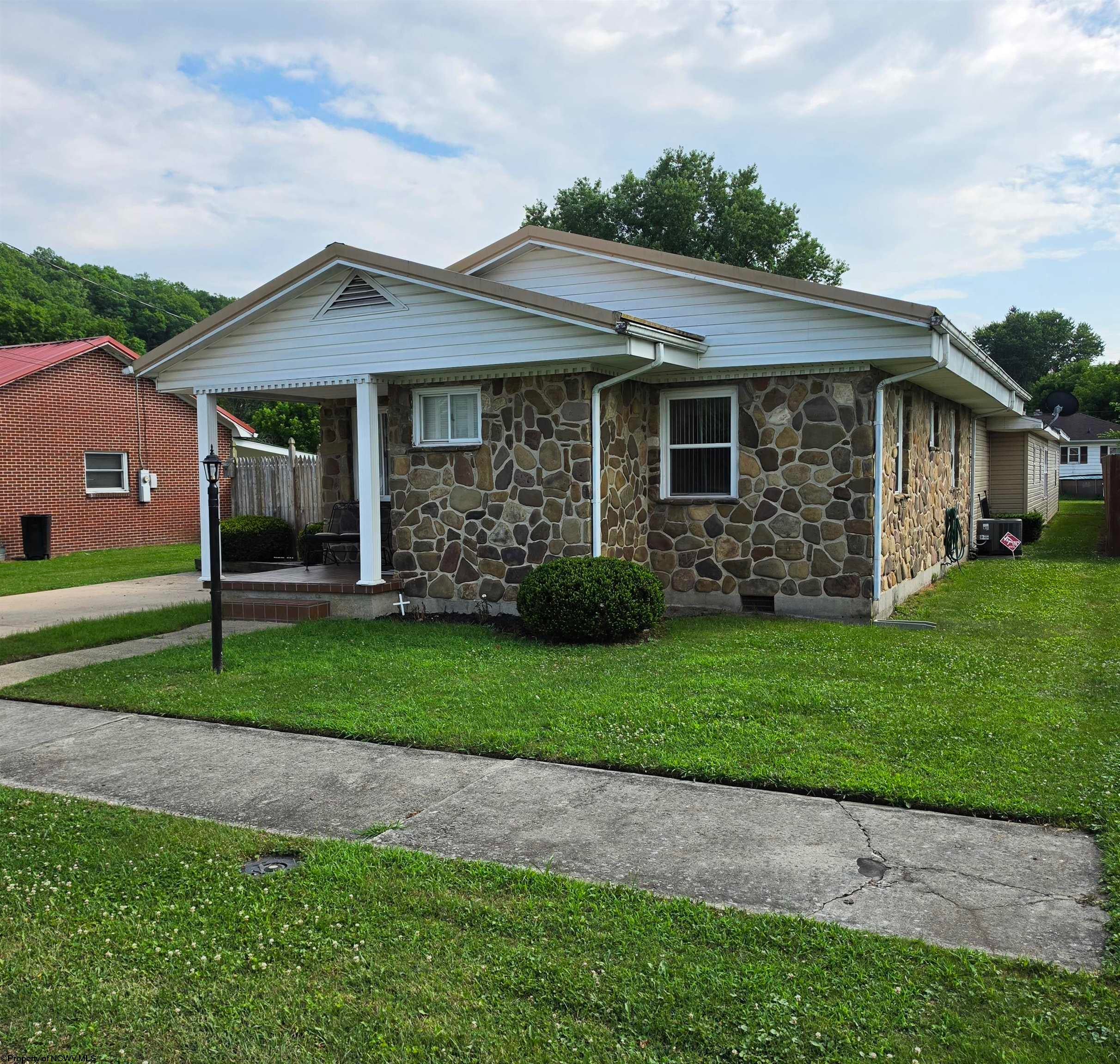 Sullivan Dr, Elkins, WV 26241