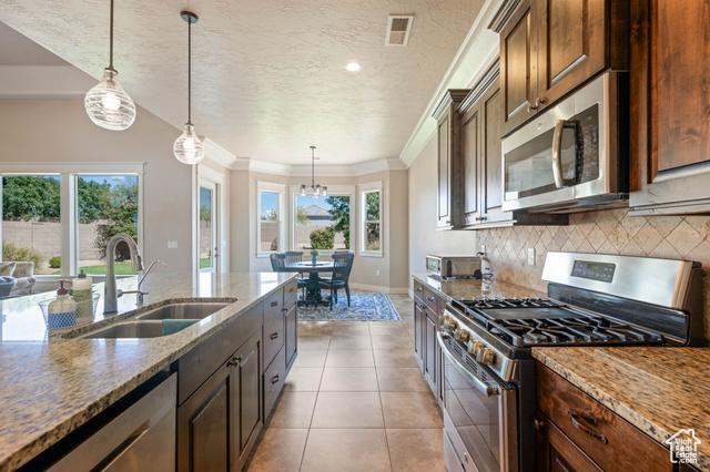 St. George, Utah, 84790, United States, 6 Bedrooms Bedrooms, ,4 BathroomsBathrooms,Residential,For Sale,1983061