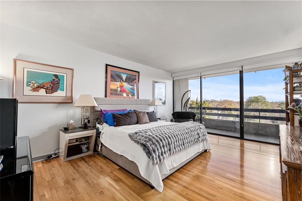 Atlanta, Georgia, 30305, United States, 2 Bedrooms Bedrooms, ,2 BathroomsBathrooms,Residential,For Sale,2002175