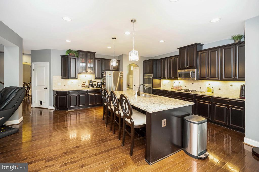Woodbridge, Virginia, 22193, United States, 6 Bedrooms Bedrooms, ,6 BathroomsBathrooms,Residential,For Sale,1919107
