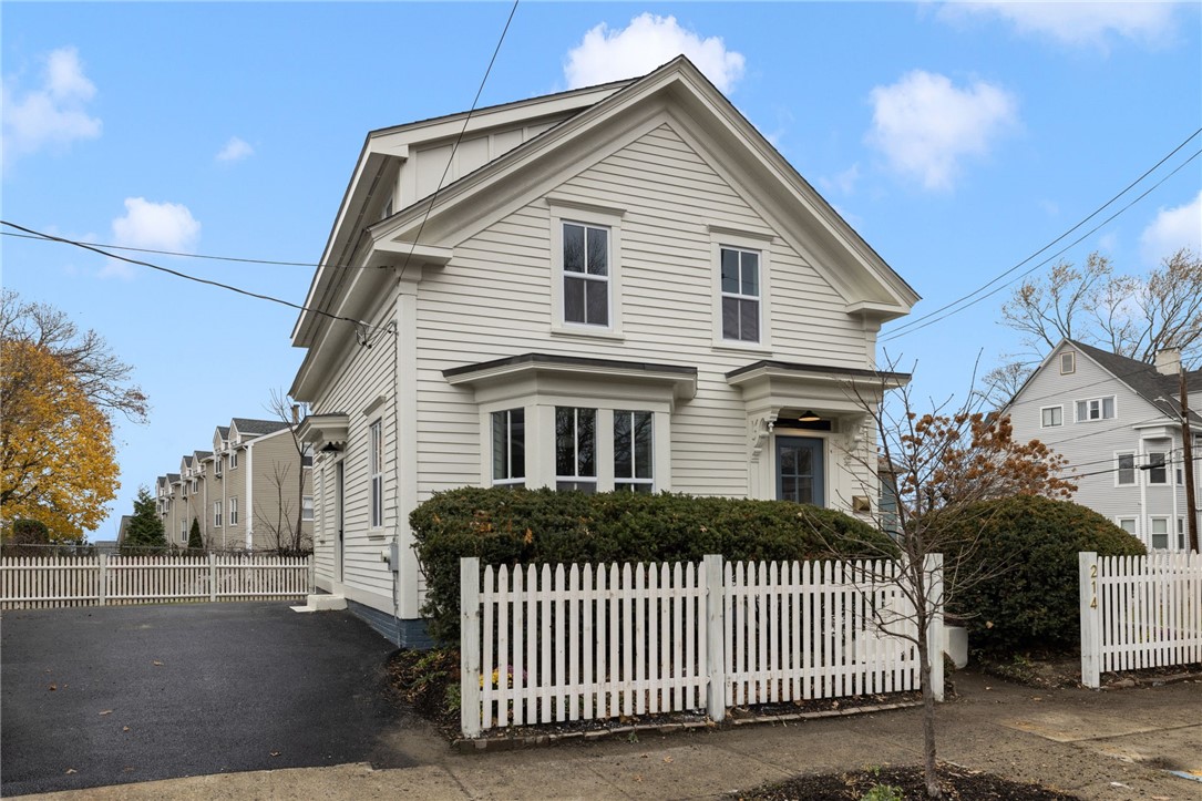 Providence, Rhode Island, 02906, United States, 4 Bedrooms Bedrooms, ,3 BathroomsBathrooms,Residential,For Sale,2000576