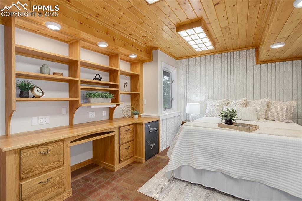 Colorado Springs, Colorado, 80908, United States, 3 Bedrooms Bedrooms, ,1 BathroomBathrooms,Residential,For Sale,1836722