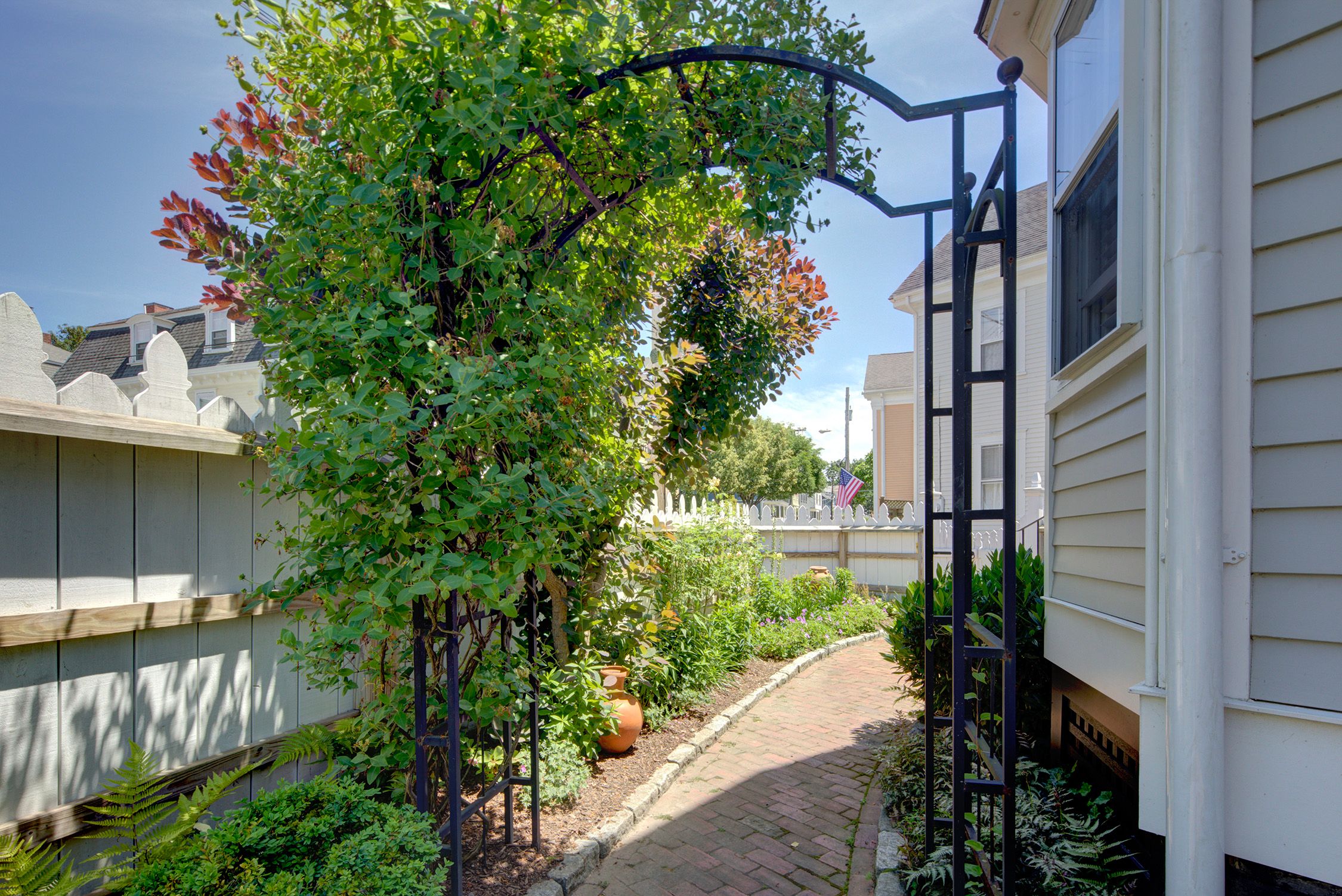  8 Sanford Street, Newport, RI 02840 - 物件實景