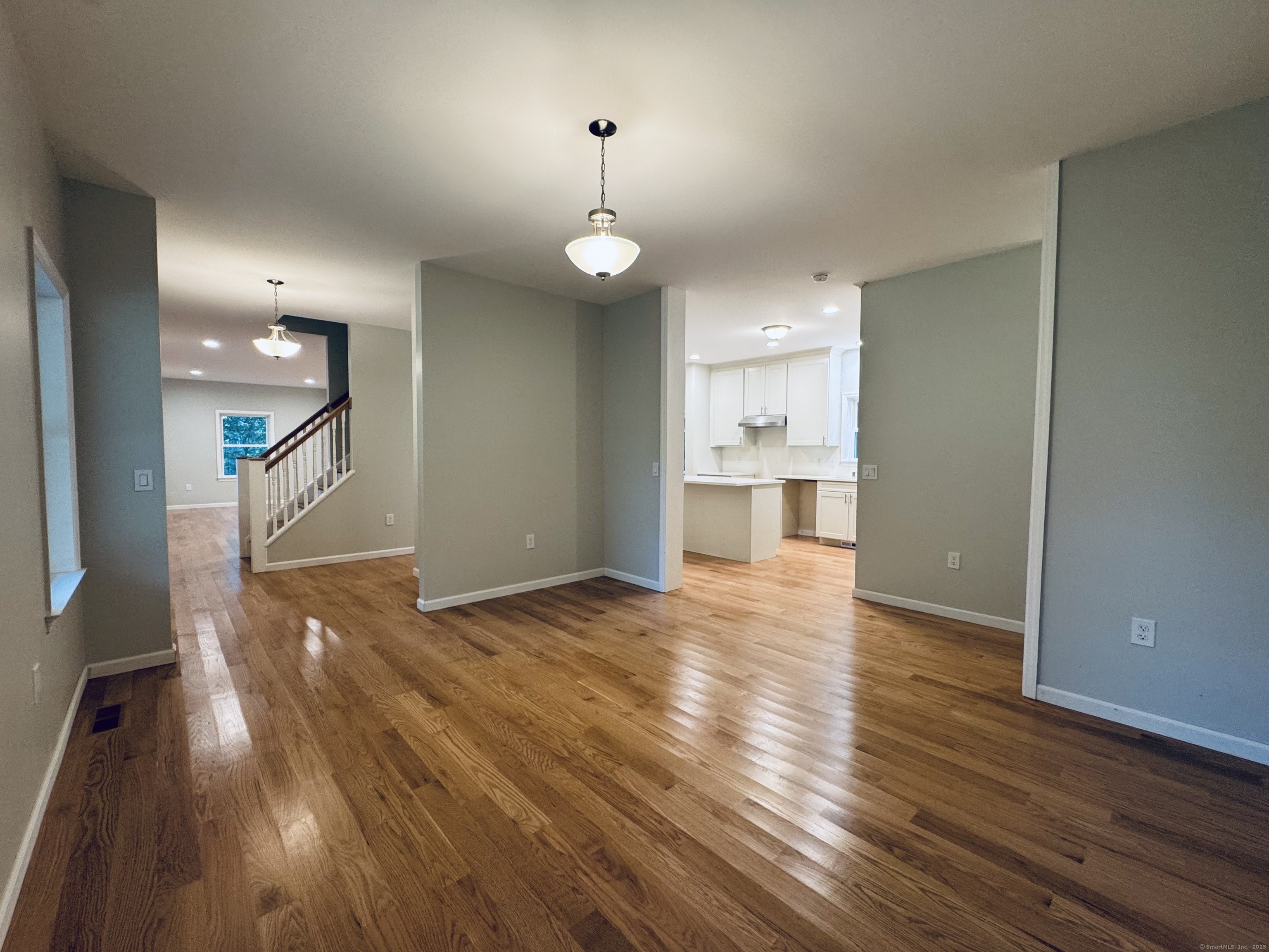 Newtown, Connecticut, 06482, United States, 4 Bedrooms Bedrooms, ,4 BathroomsBathrooms,Residential,For Sale,1917666