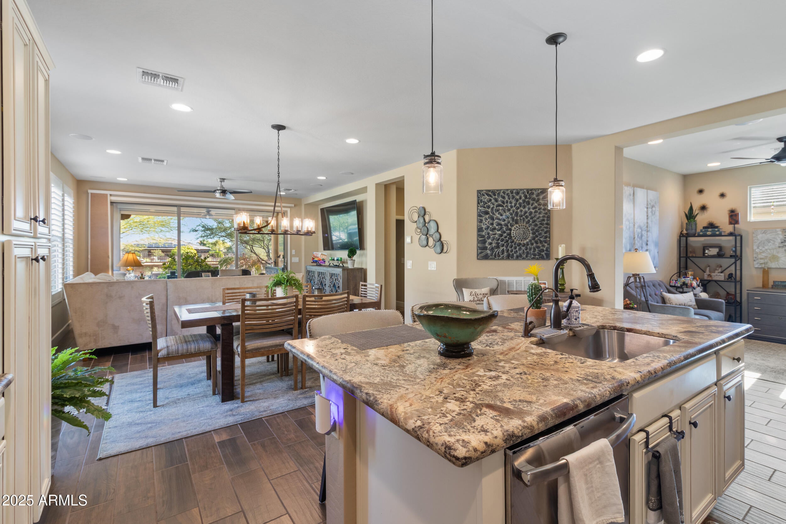 Wickenburg, Arizona, 85390, United States, 2 Bedrooms Bedrooms, ,3 BathroomsBathrooms,Residential,For Sale,2006351