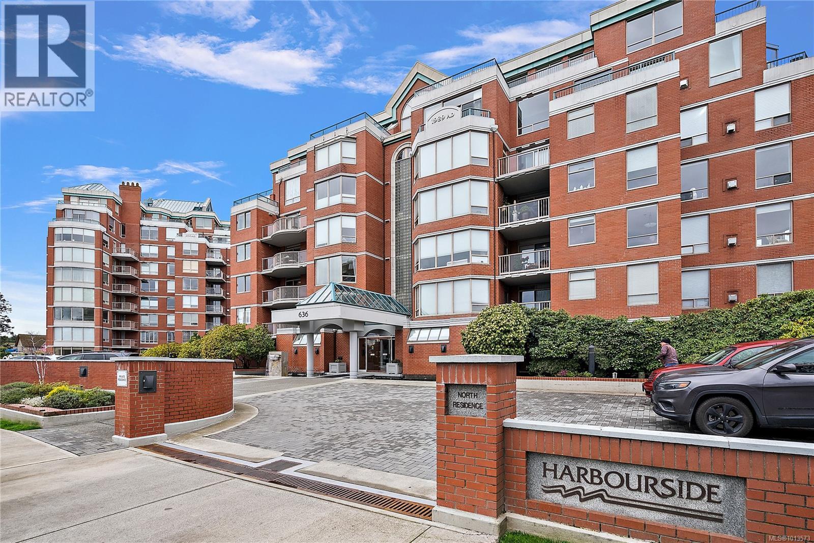 VICTORIA, British Columbia, V8V 4Y1, CA, 2 Bedrooms Bedrooms, ,2 BathroomsBathrooms,Residential,For Sale,1951175