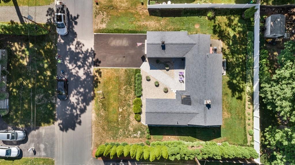 Hamilton, Massachusetts, 01982, United States, 2 Bedrooms Bedrooms, ,1 BathroomBathrooms,Residential,For Sale,1921936