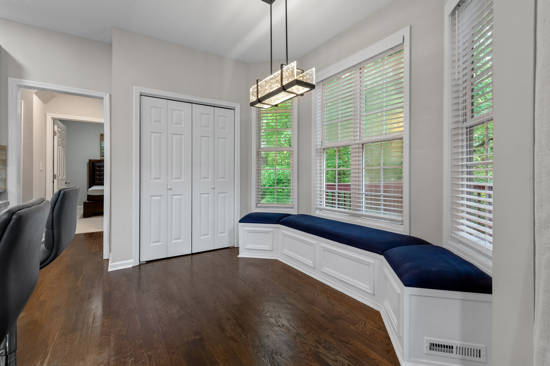 Bright Traditional with Custom Upgrades in Collier Heights - 物件實景