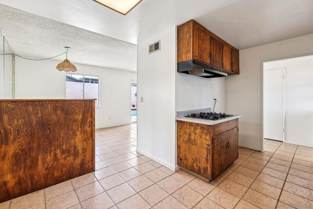 San Diego, California, 92111, United States, 3 Bedrooms Bedrooms, ,2 BathroomsBathrooms,Residential,For Sale,2007846