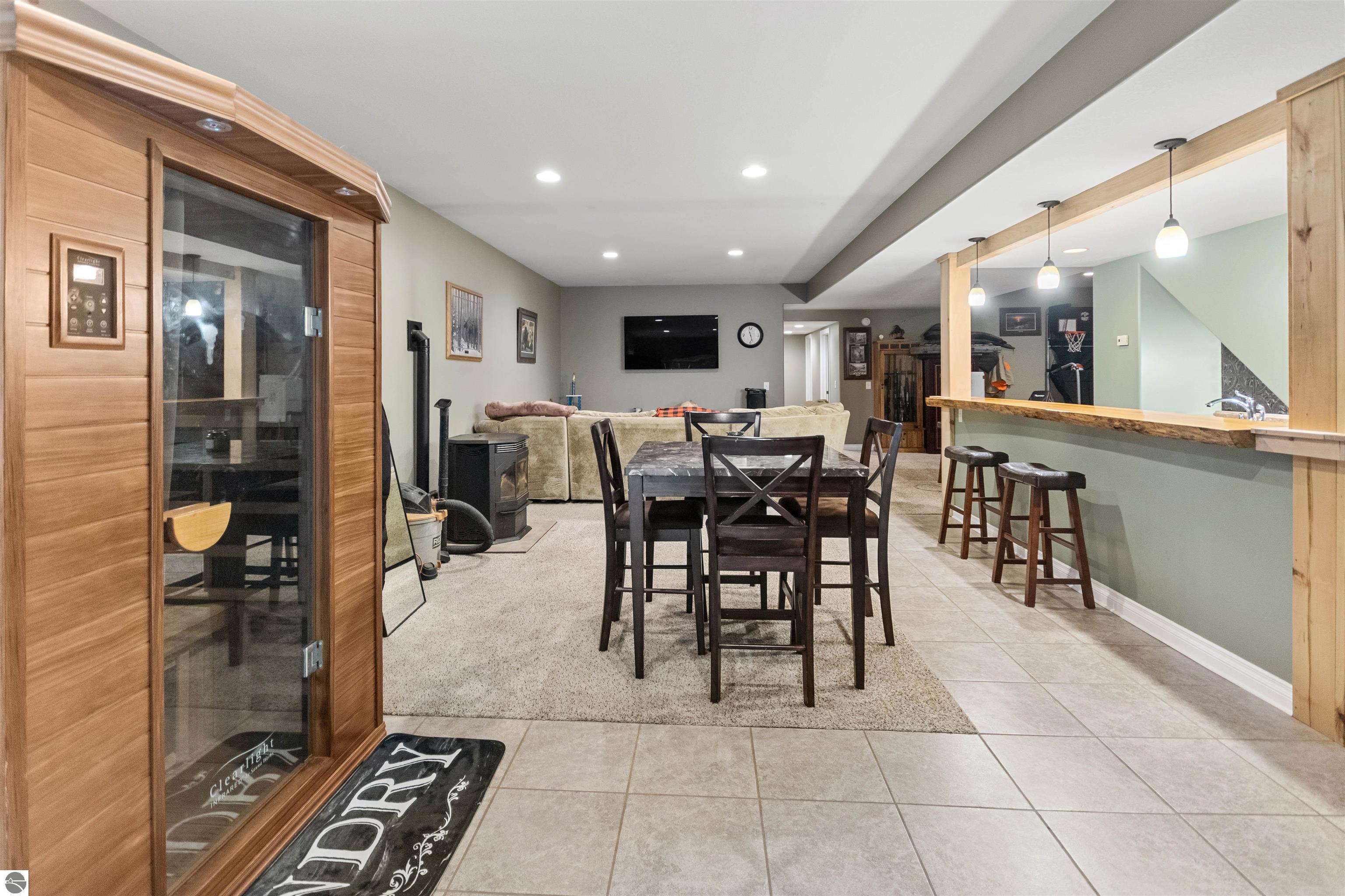 Traverse City, Michigan, 49685, United States, 5 Bedrooms Bedrooms, ,2 BathroomsBathrooms,Residential,For Sale,1960952