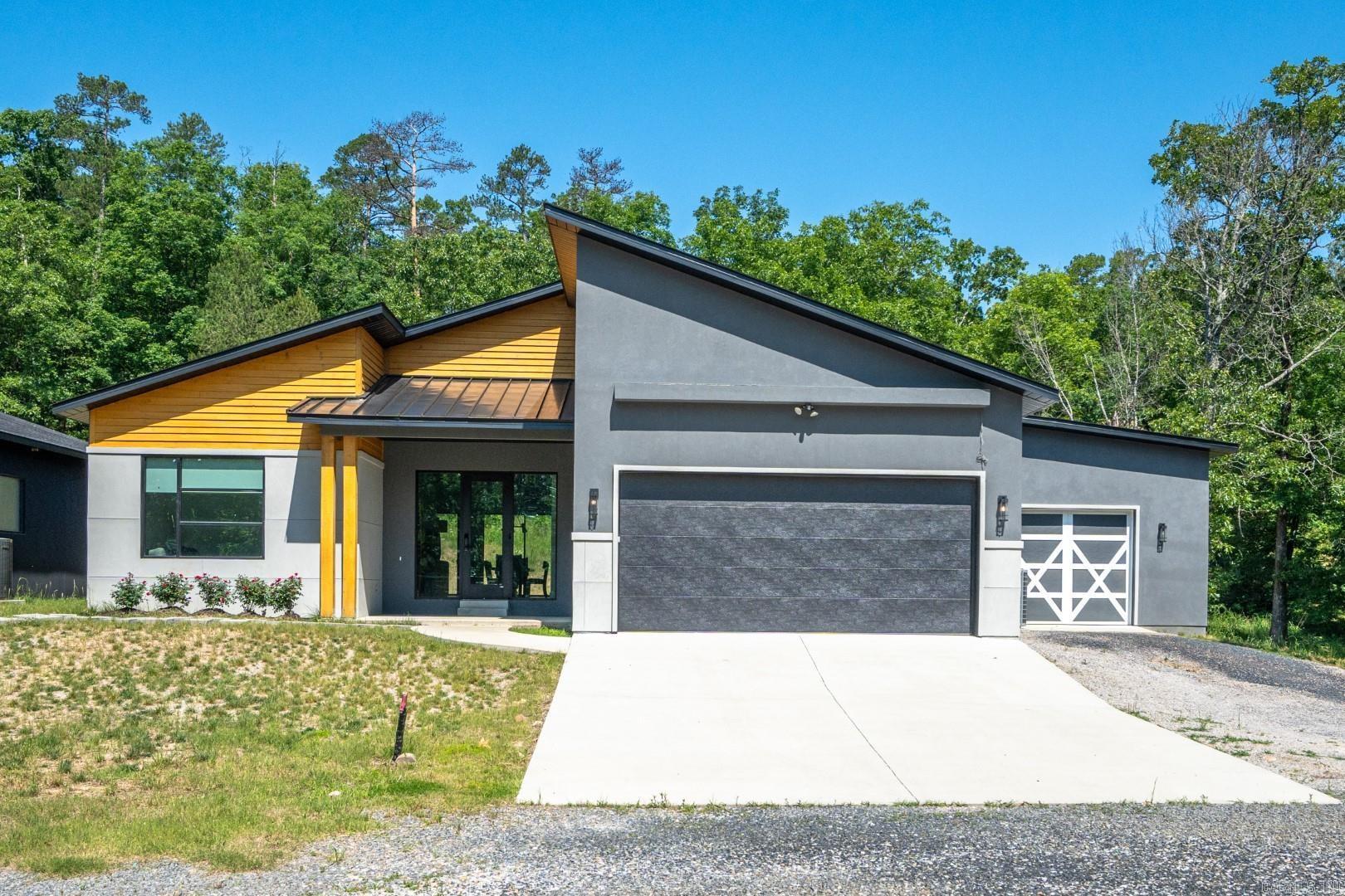 Hot Springs, Arkansas, 71913, United States, 3 Bedrooms Bedrooms, ,2 BathroomsBathrooms,Residential,For Sale,1753196