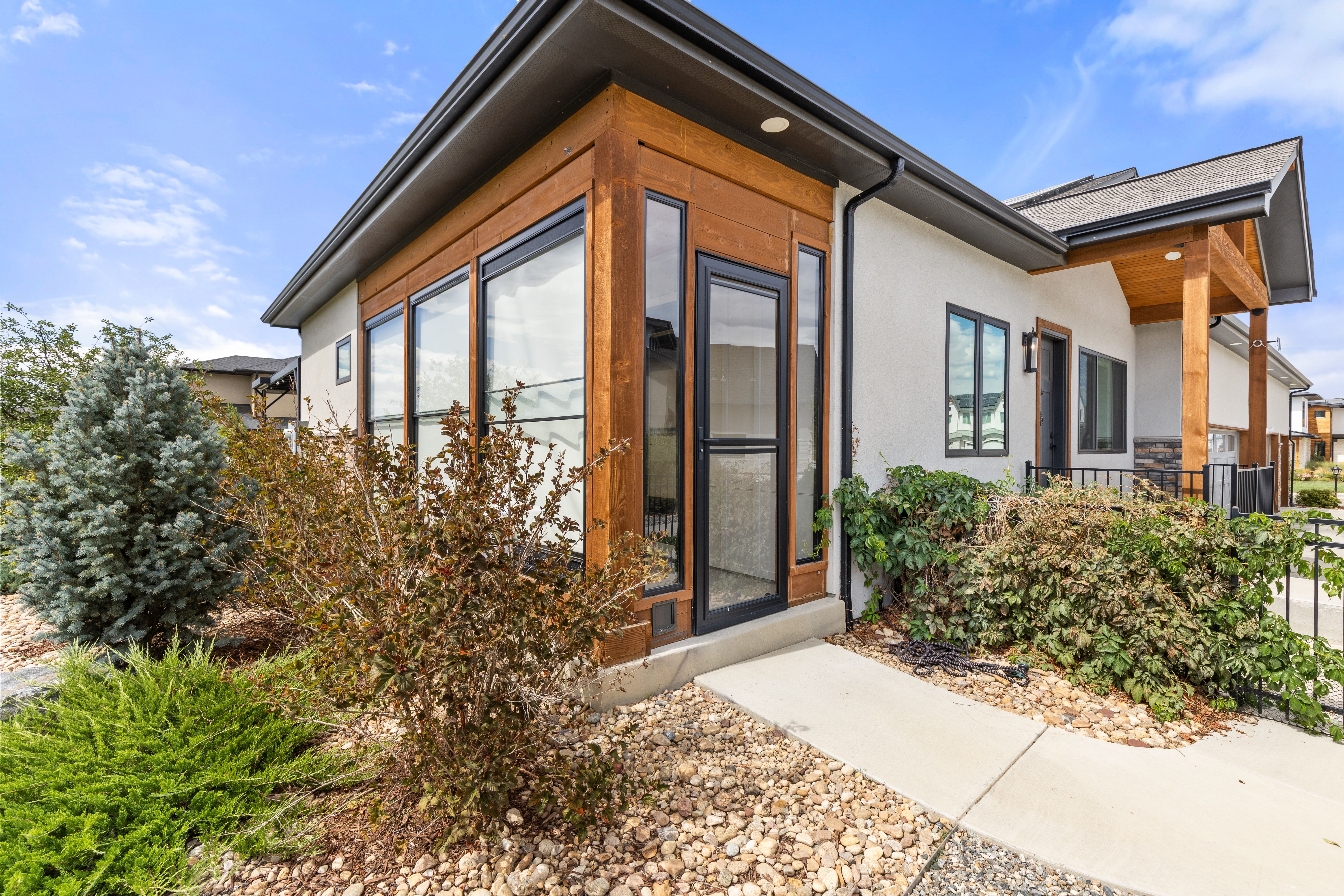  Amazing Opportunity For Multigenerational Living - 物件實景