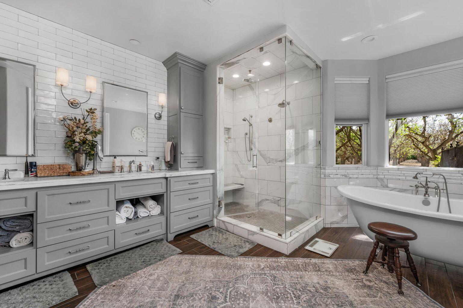 Exeter, California, 93221, United States, 4 Bedrooms Bedrooms, ,5 BathroomsBathrooms,Residential,For Sale,1981903