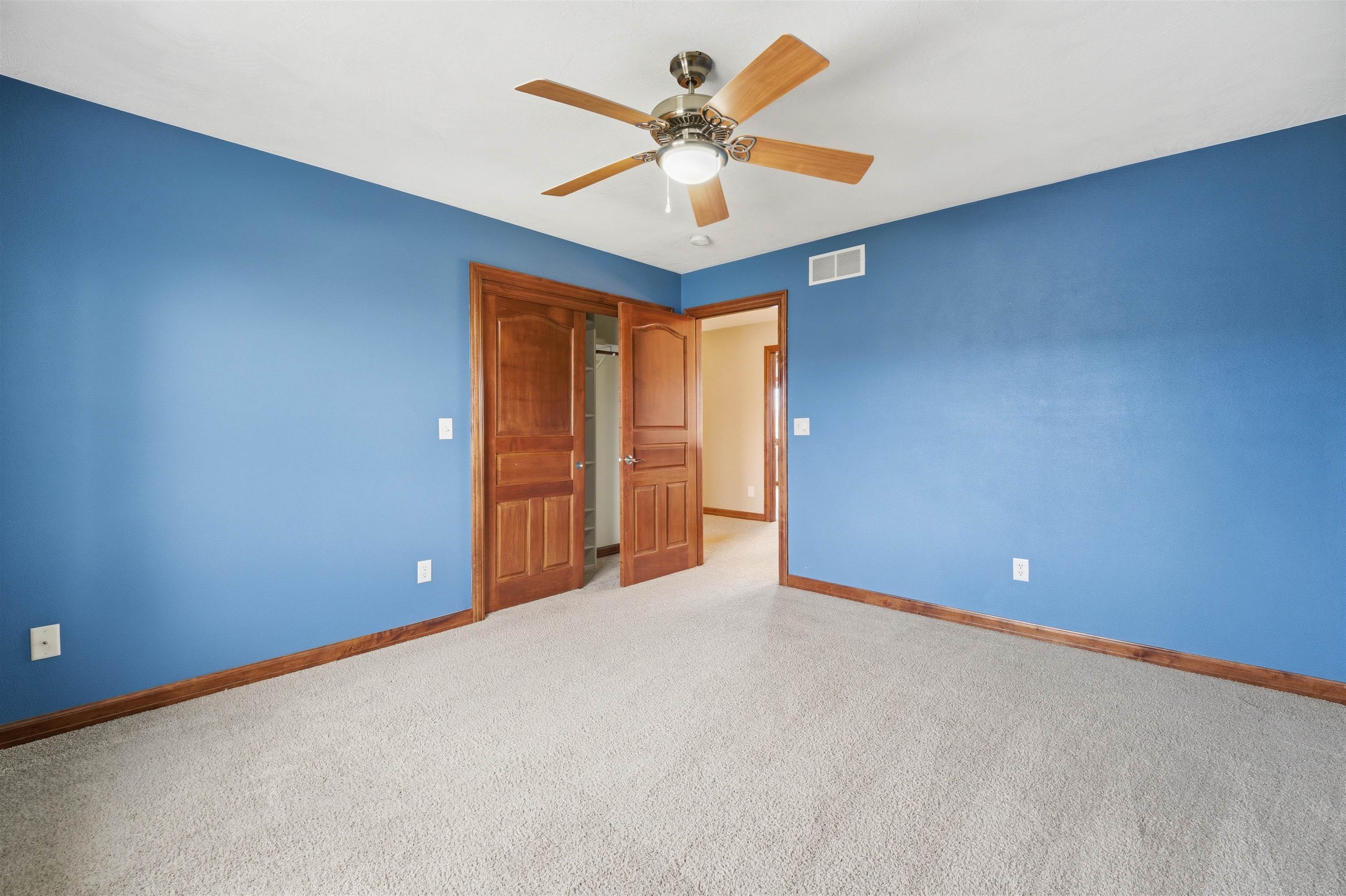 Oshkosh, Wisconsin, 54904, United States, 4 Bedrooms Bedrooms, ,4 BathroomsBathrooms,Residential,For Sale,2009649