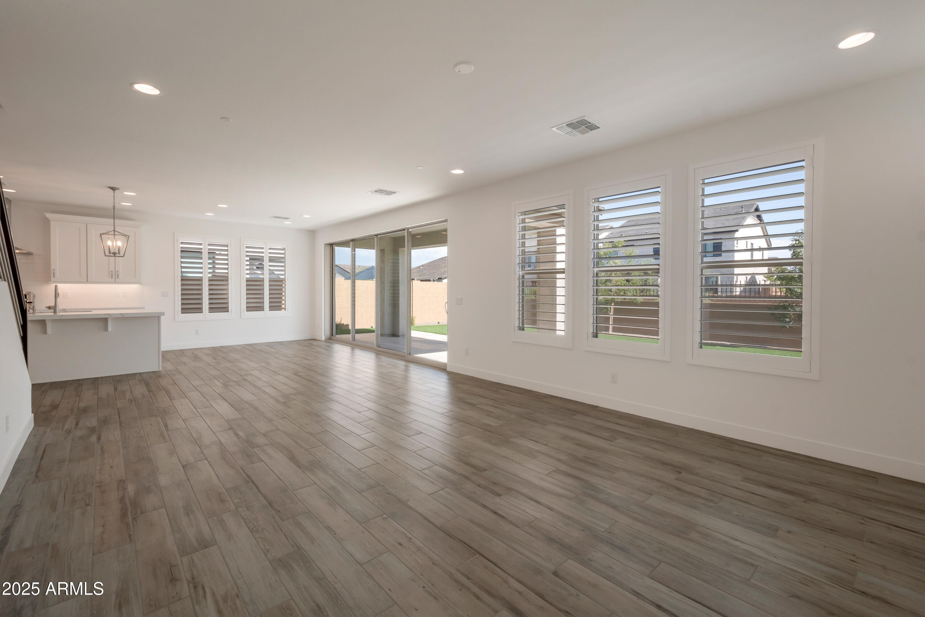 Mesa, Arizona, 85215, United States, 5 Bedrooms Bedrooms, ,Residential,For Sale,1942270