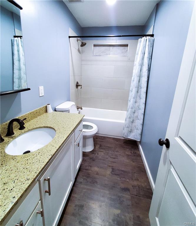 Los Angeles, California, 90037, United States, 4 Bedrooms Bedrooms, ,2 BathroomsBathrooms,Residential,For Sale,1990448