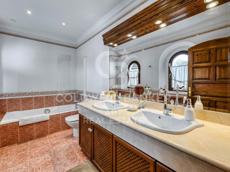 Marbella, Andalusia, ES, 7 Bedrooms Bedrooms, ,7 BathroomsBathrooms,Residential,For Sale,1939436