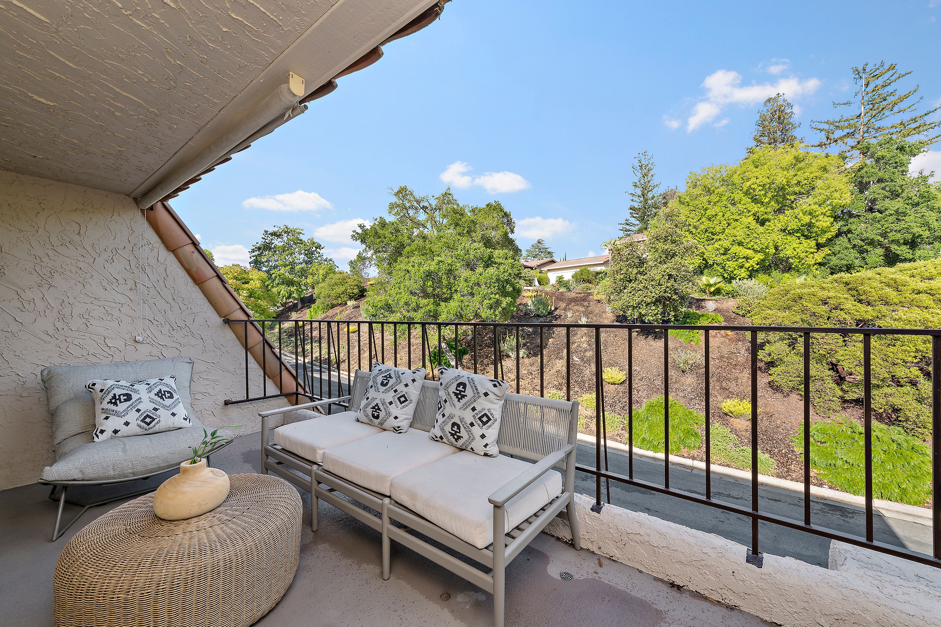  Private, Light-Filled Residence in Exclusive Rinconada Hills - 物件實景