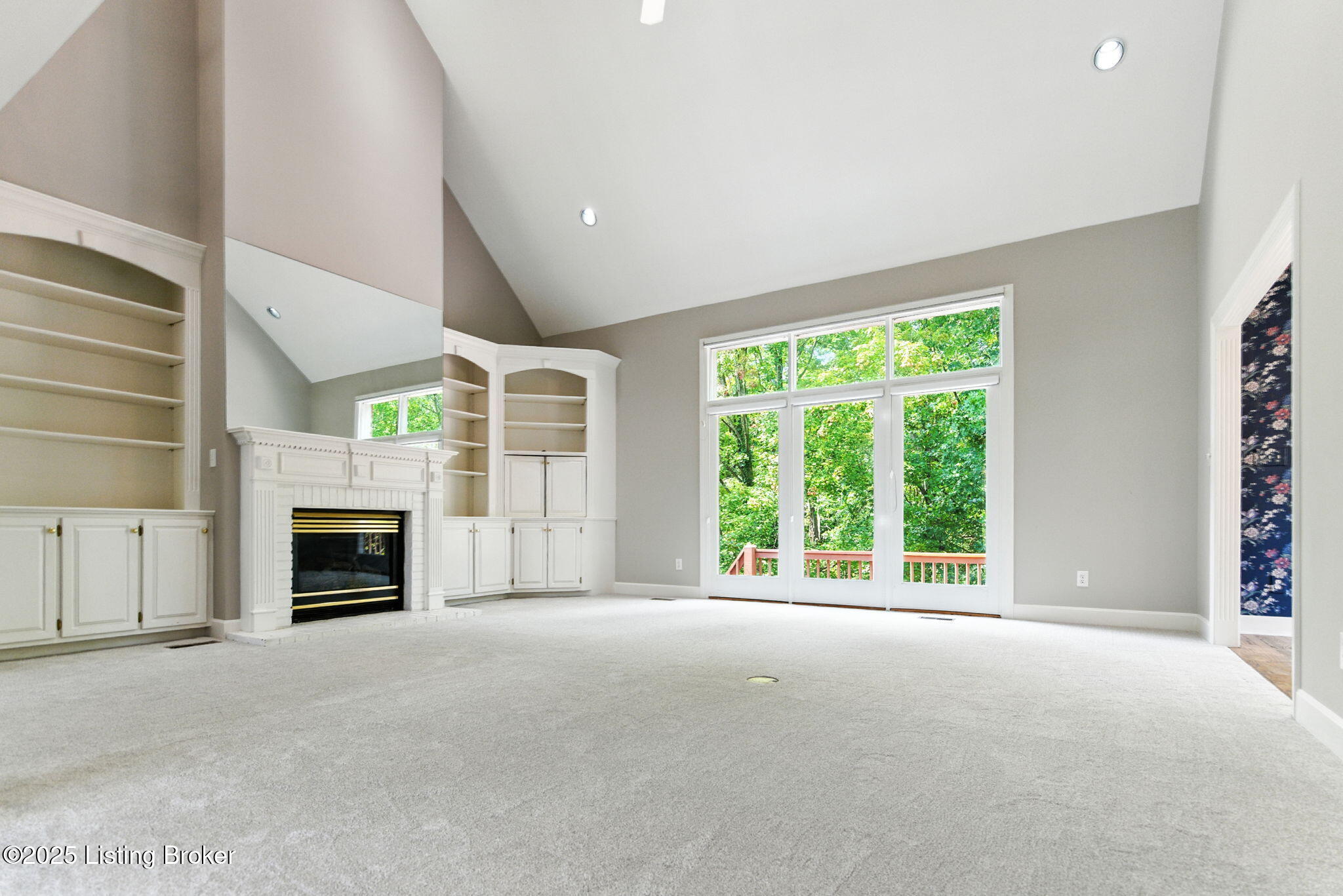 Prospect, Kentucky, 40059, United States, 4 Bedrooms Bedrooms, ,4 BathroomsBathrooms,Residential,For Sale,1941807