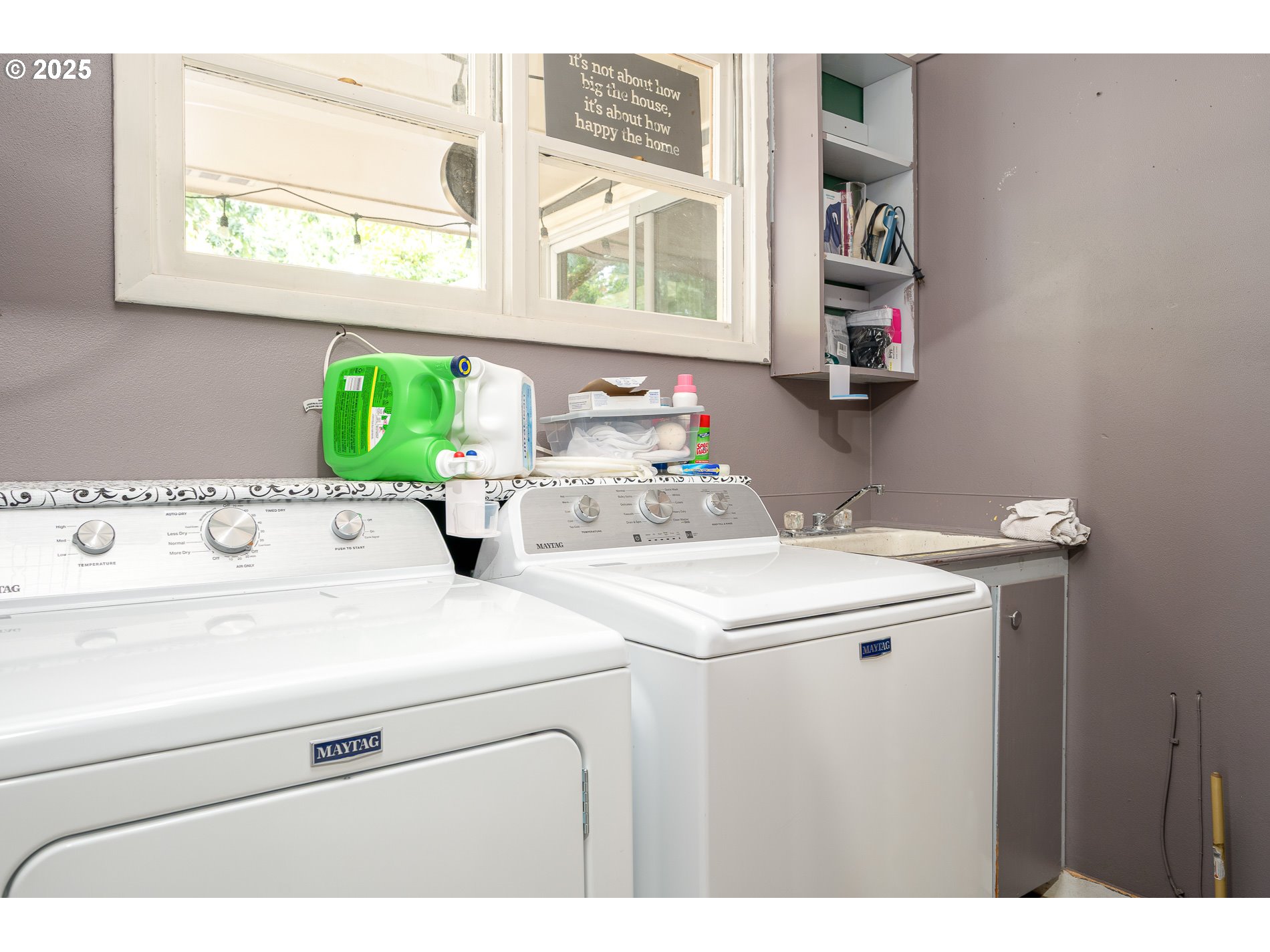Milwaukie, Oregon, 97267, United States, 3 Bedrooms Bedrooms, ,2 BathroomsBathrooms,Residential,For Sale,1911420