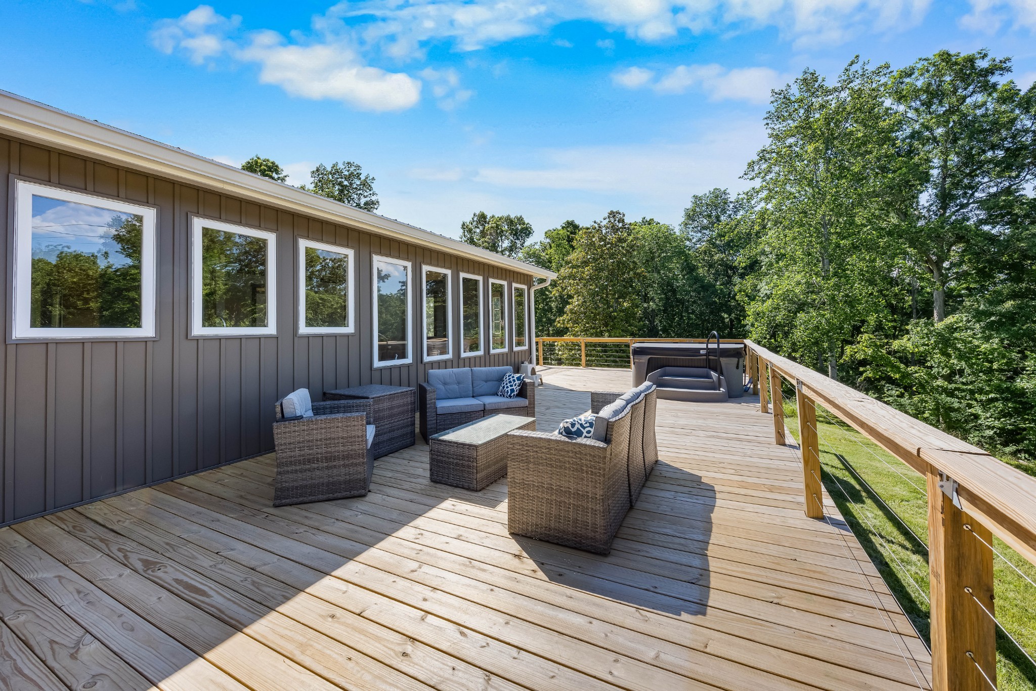 Dover, Tennessee, 37058, United States, 2 Bedrooms Bedrooms, ,2 BathroomsBathrooms,Residential,For Sale,2007547