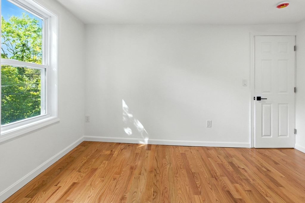 East Bridgewater, Massachusetts, 02333, United States, 3 Bedrooms Bedrooms, ,3 BathroomsBathrooms,Residential,For Sale,1943451