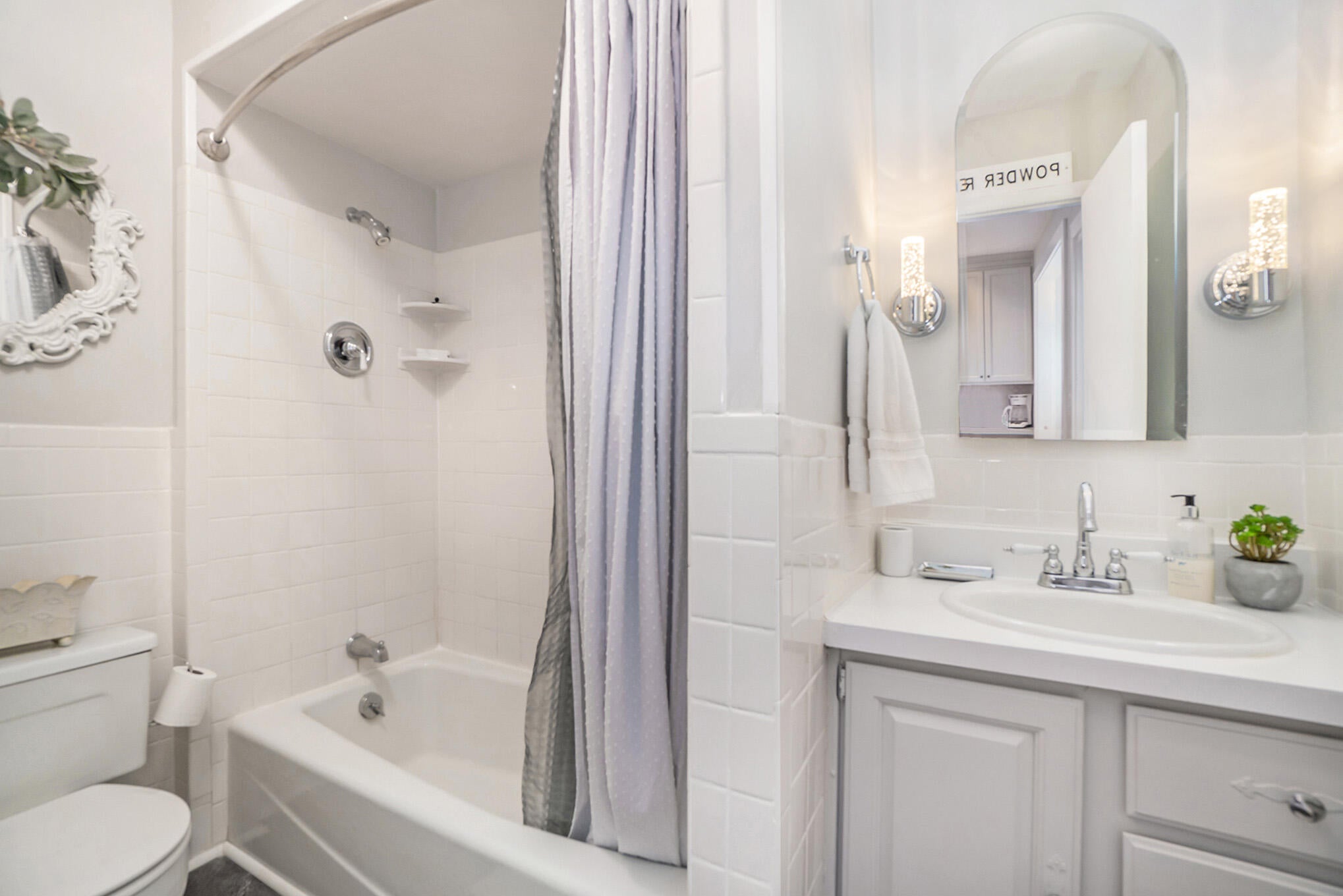 South Haven, Michigan, 49090, United States, 4 Bedrooms Bedrooms, ,3 BathroomsBathrooms,Residential,For Sale,1937505