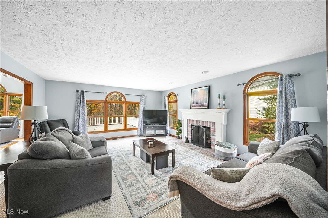 Aurora, Ohio, 44202, United States, 4 Bedrooms Bedrooms, ,4 BathroomsBathrooms,Residential,For Sale,1987791