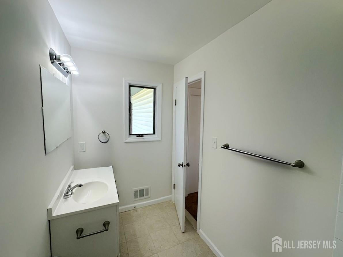 South Brunswick, New Jersey, 08810, United States, 4 Bedrooms Bedrooms, ,4 BathroomsBathrooms,Residential,For Sale,1978148