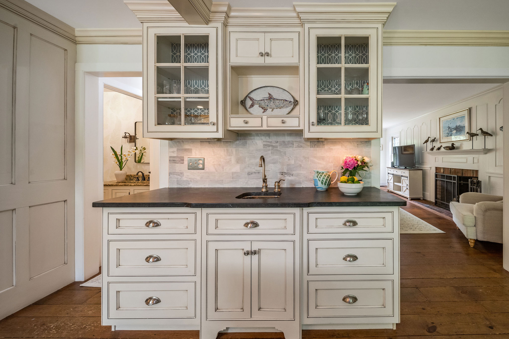  Experience shoreline luxury in this exceptional Colonial home - 物件實景